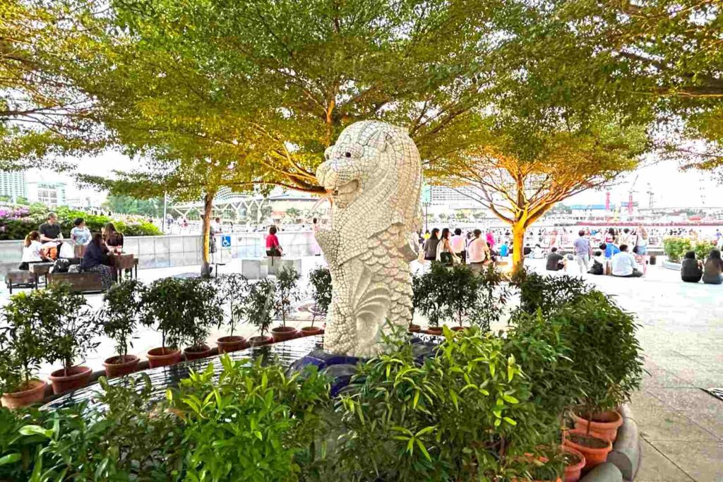 Small Merlion Statue