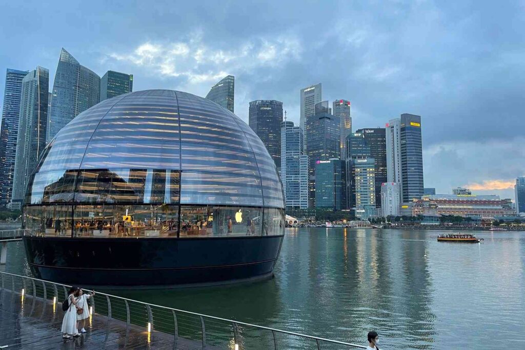 Apple Store Marina Bay Sands after the rain