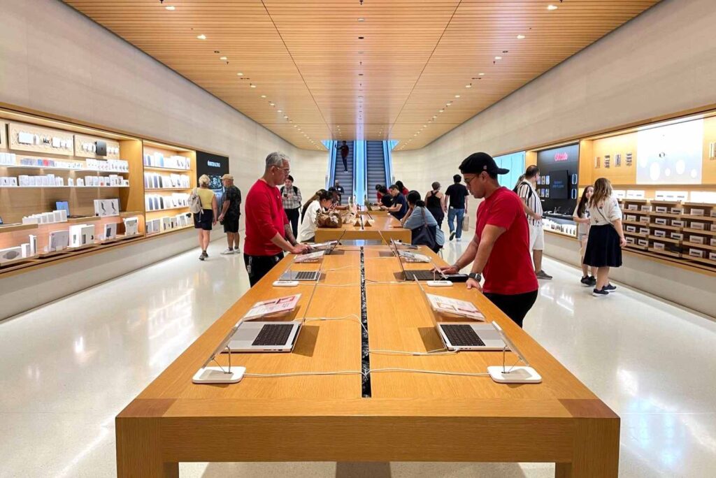 Apple Store Marina Bay Sands B2 interior