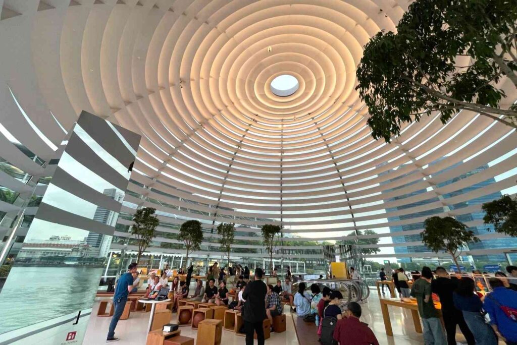 Apple Store Marina Bay Sands level 1 interior