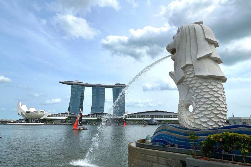 Merlion with DBS Sailboats