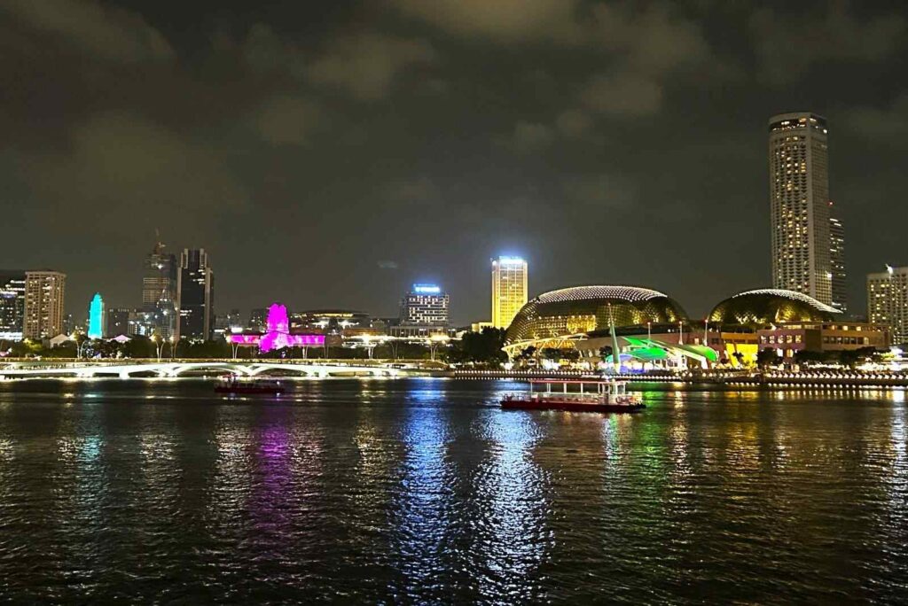 Esplanade and Jubilee Bridge