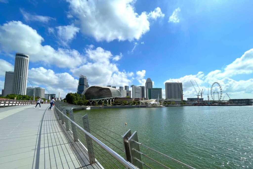 Jubilee Bridge + Esplanade + Singapore Flyer